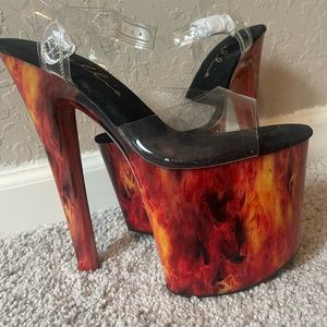 Ellie Pleasers BRAND NEW never worn